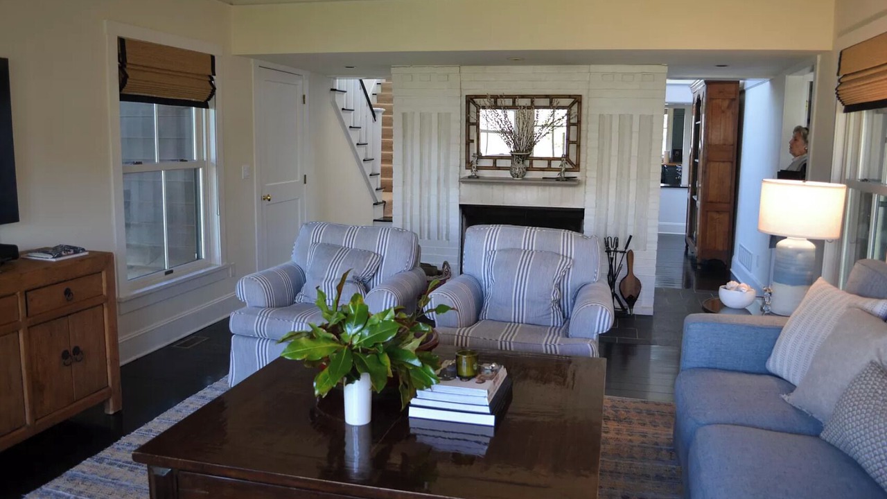 Photo of Livingroom in Avon