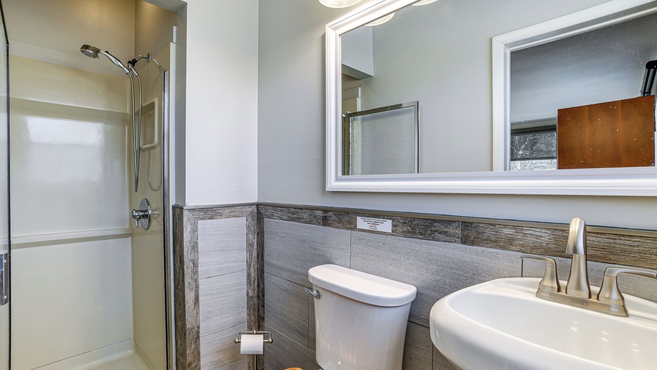Photo of Bathroom in Shinhopple