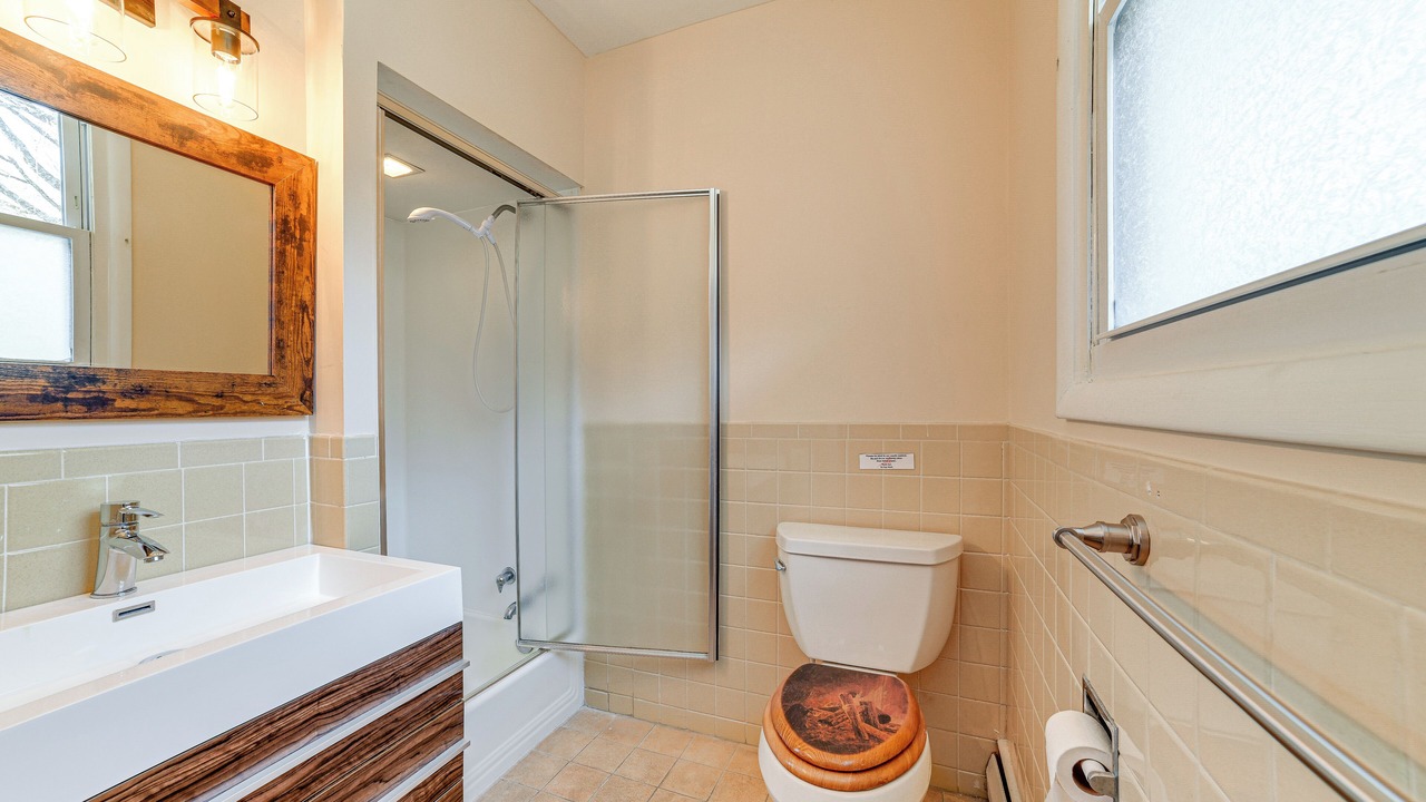 Photo of Bathroom in Shinhopple