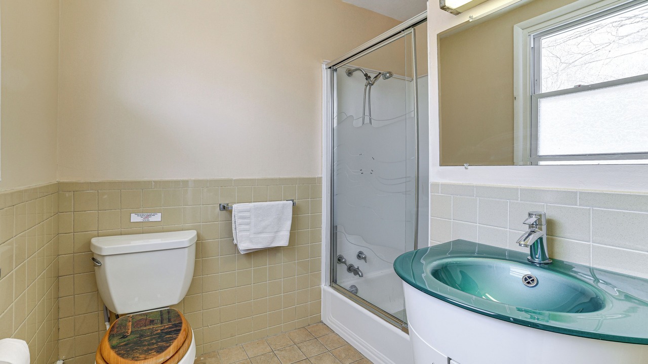 Photo of Bathroom in Shinhopple