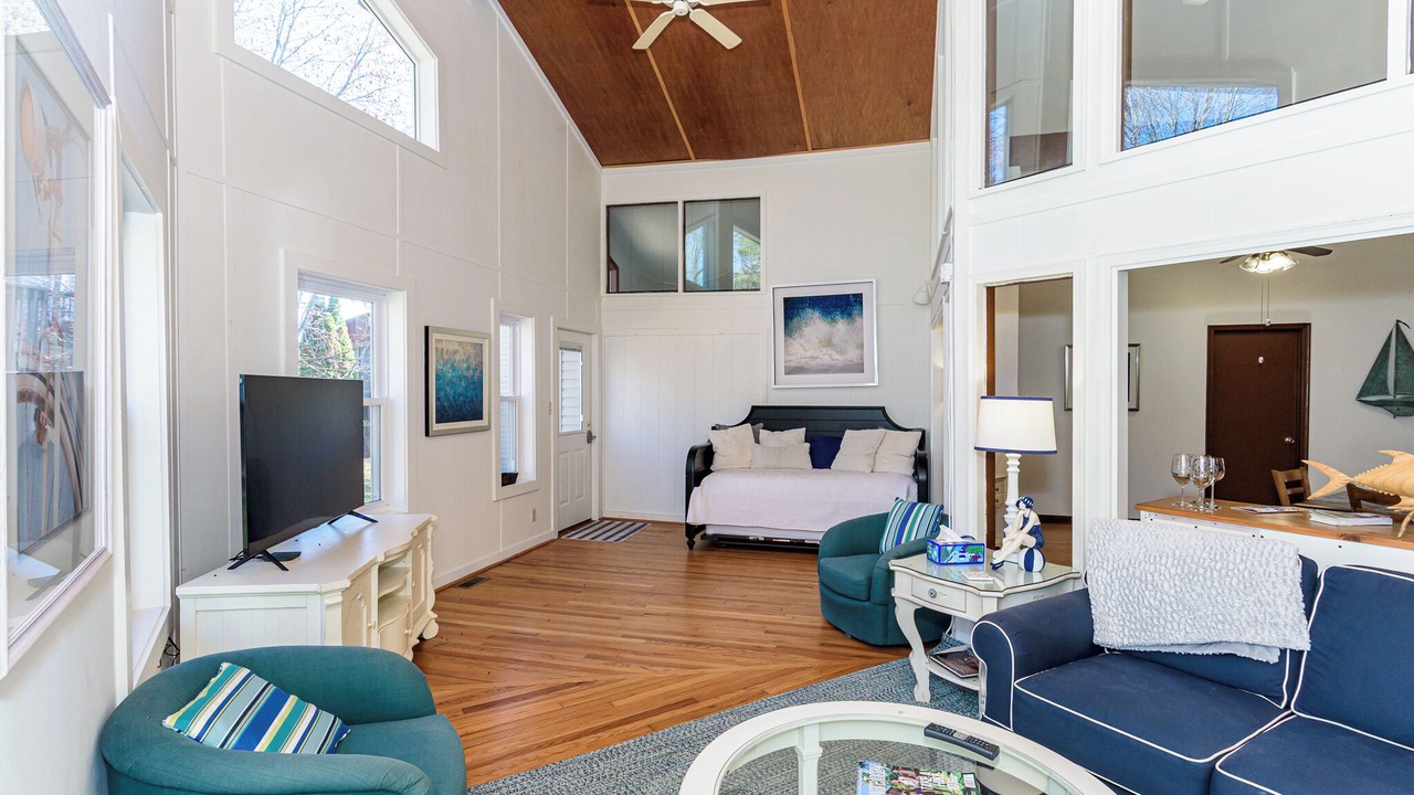 Photo of Livingroom in Keen-Wik On the Bay