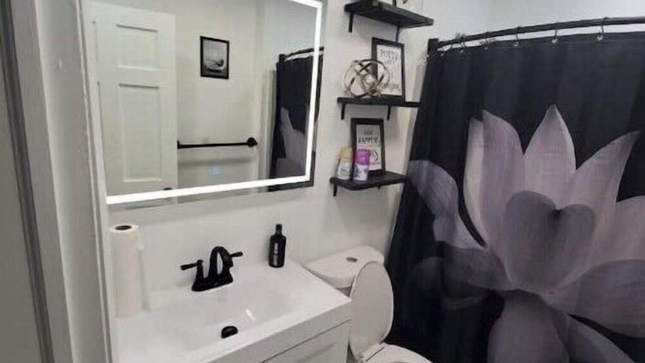 Photo of Bathroom in Reeders