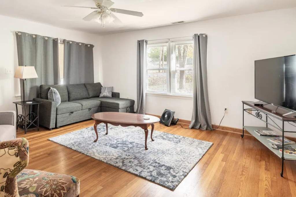 Photo of Livingroom in Milford