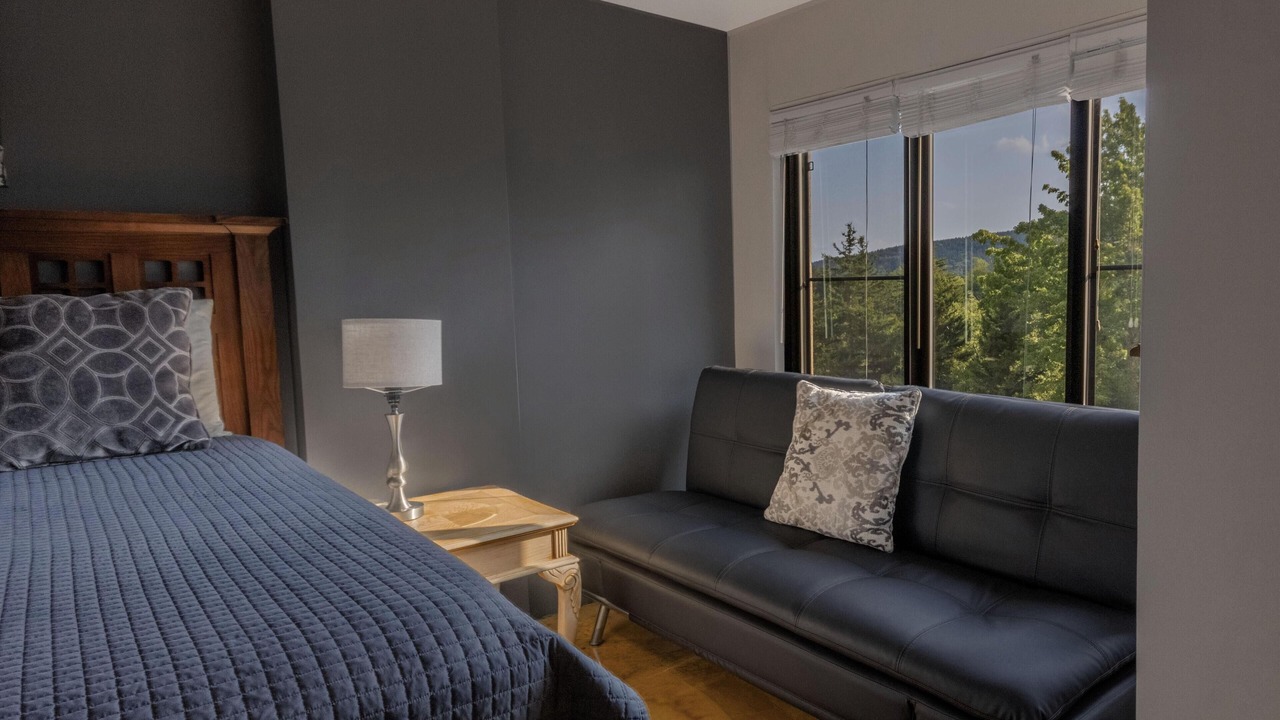 Photo of Bedroom in Snowshoe