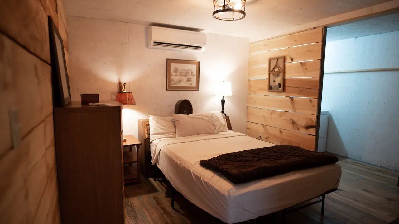 Photo of Bedroom in Pine Grove