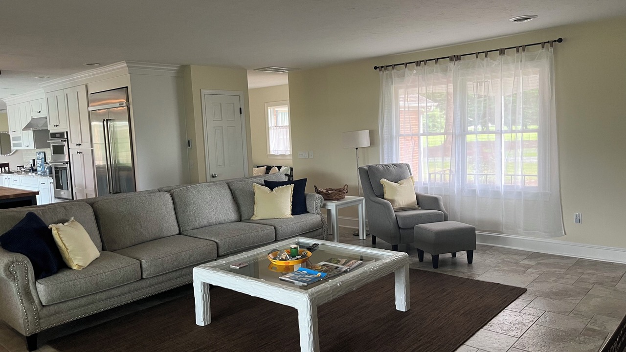 Photo of Livingroom in Unionville