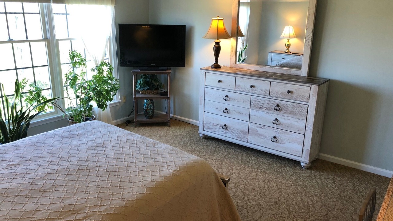 Photo of Bedroom in Admiral Estates
