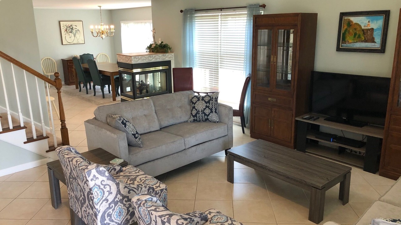 Photo of Livingroom in Admiral Estates