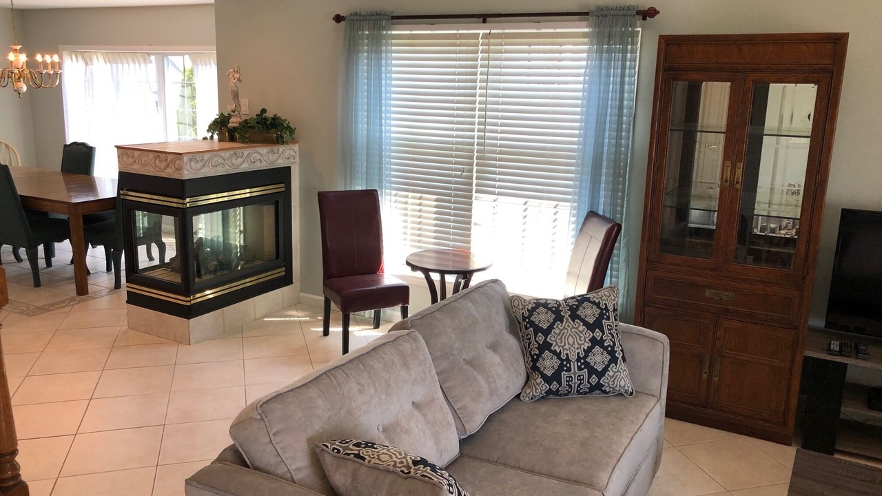 Photo of Livingroom in Admiral Estates
