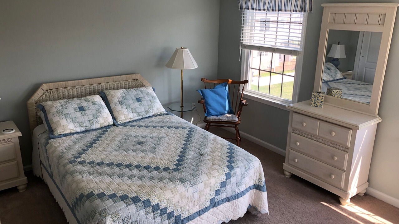 Photo of Bedroom in Admiral Estates
