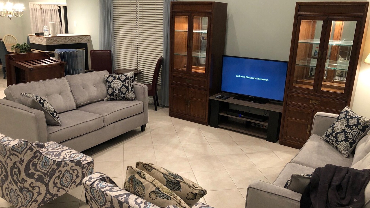Photo of Livingroom in Admiral Estates