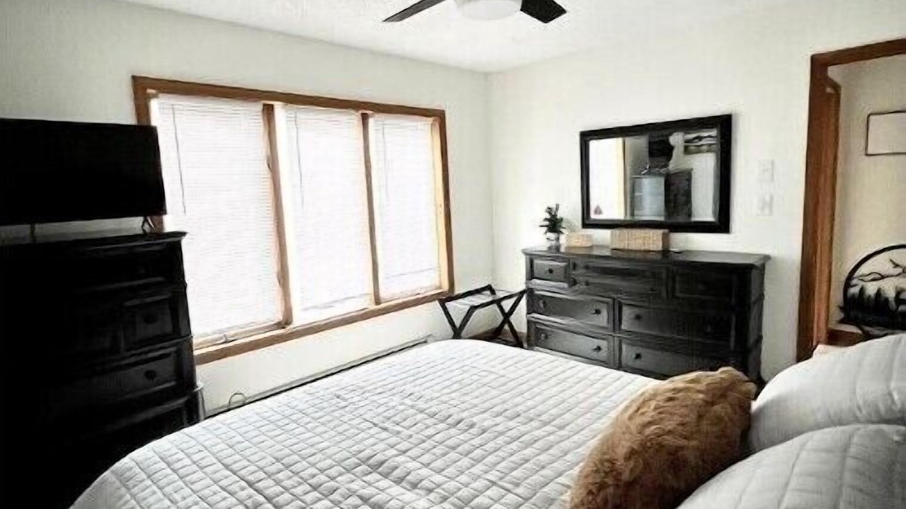 Photo of Bedroom in Drums