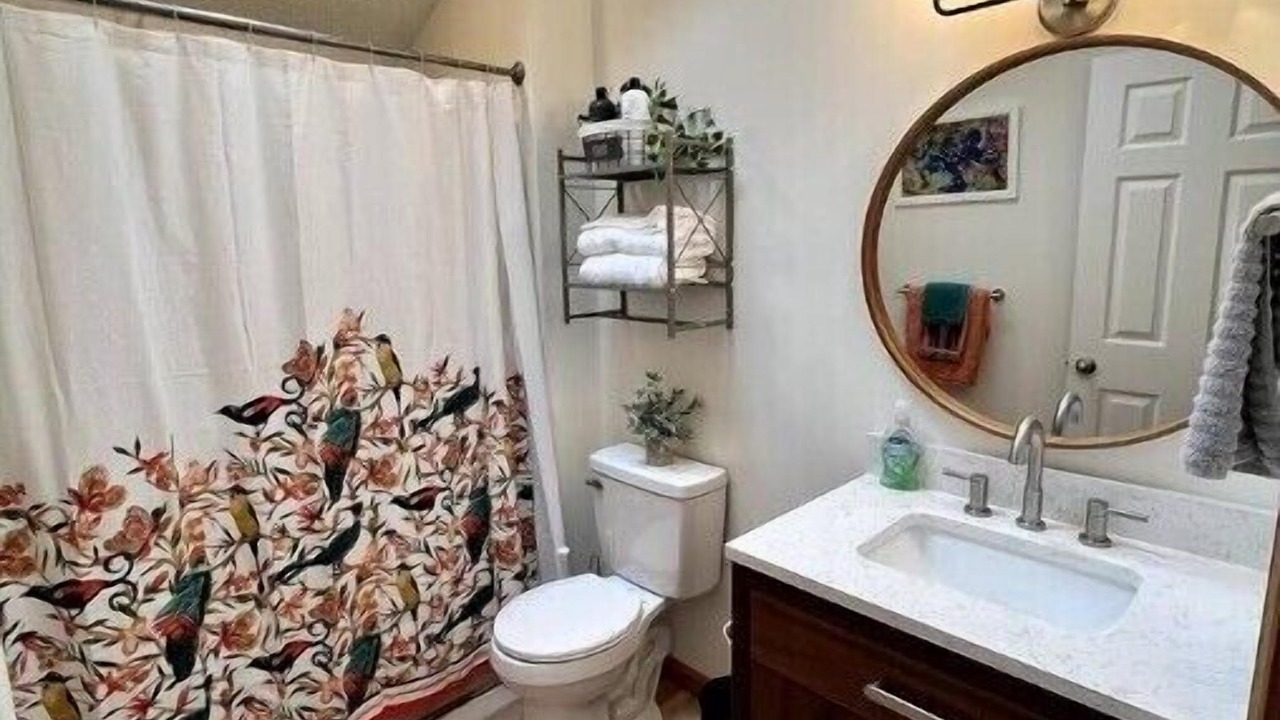 Photo of Bathroom in Drums