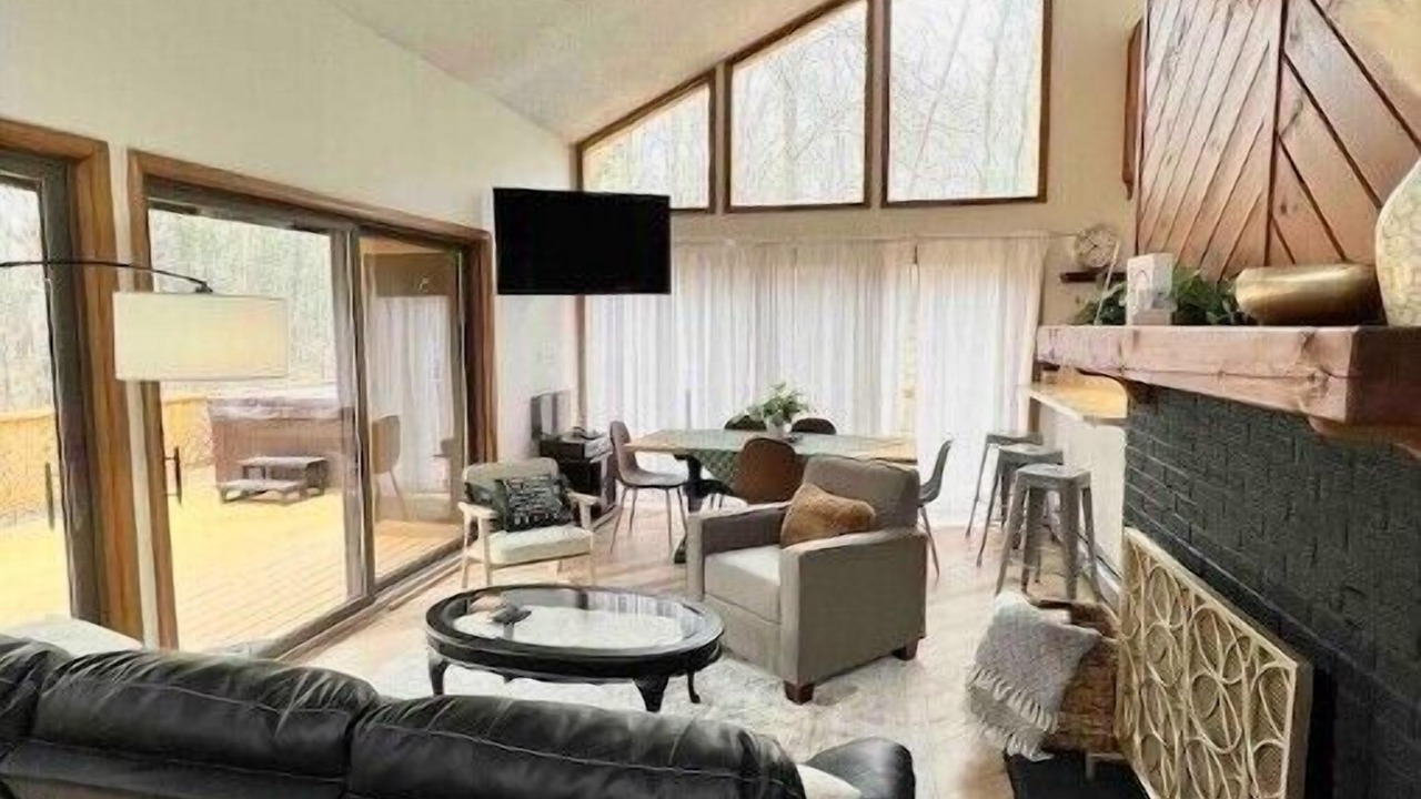 Photo of Livingroom in Drums