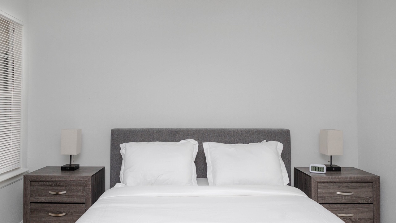 Photo of Bedroom in Coliseum Central