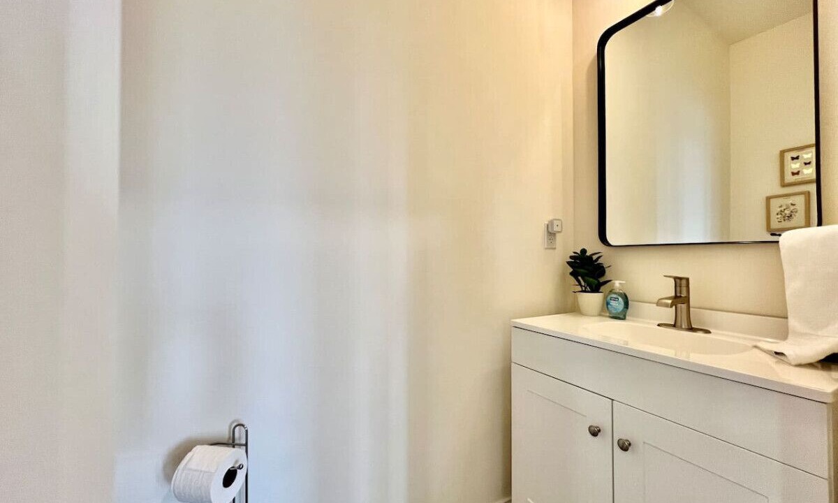 Photo of Bathroom in Maud
