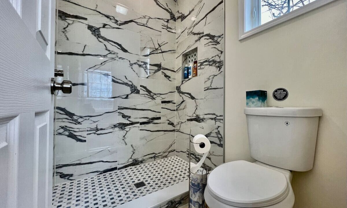 Photo of Bathroom in Maud