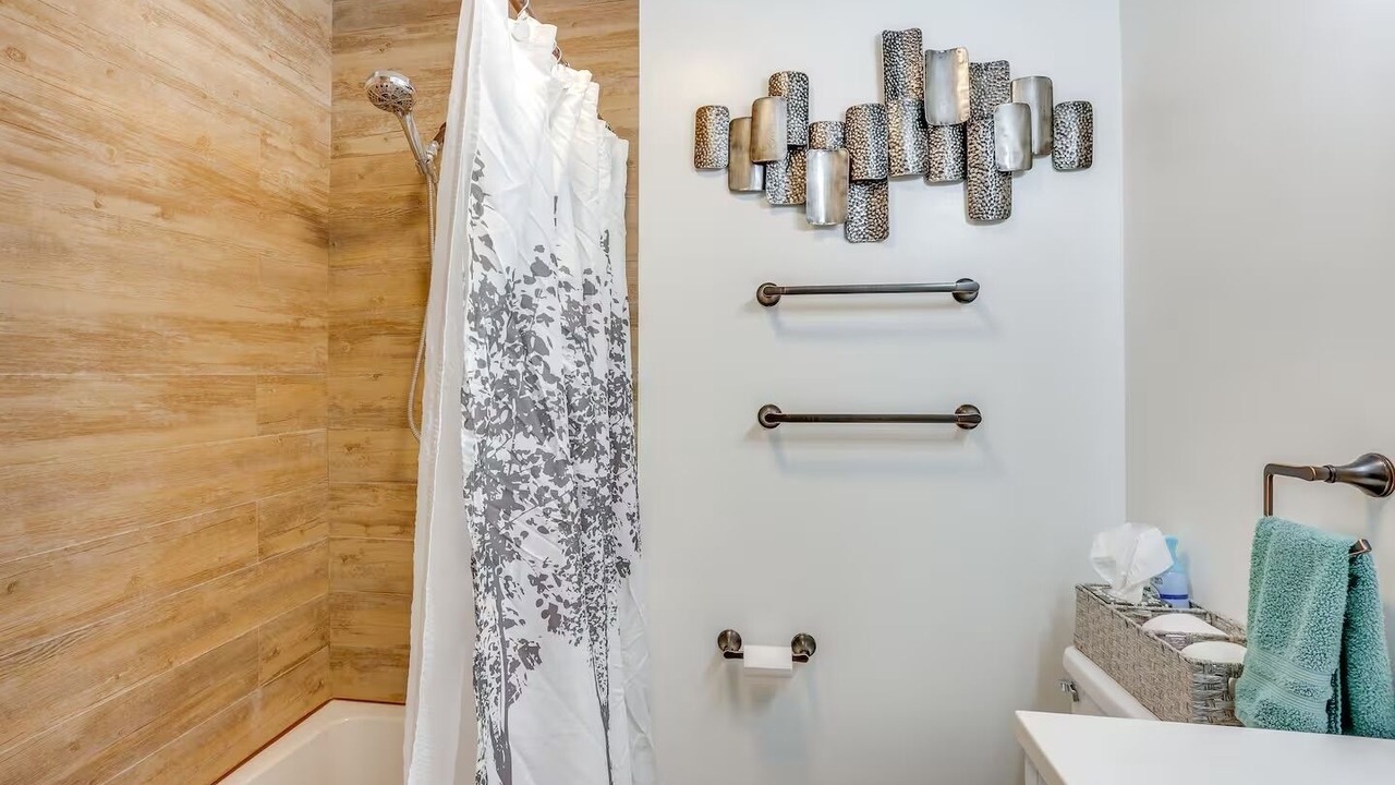 Photo of Bathroom in Valley Green