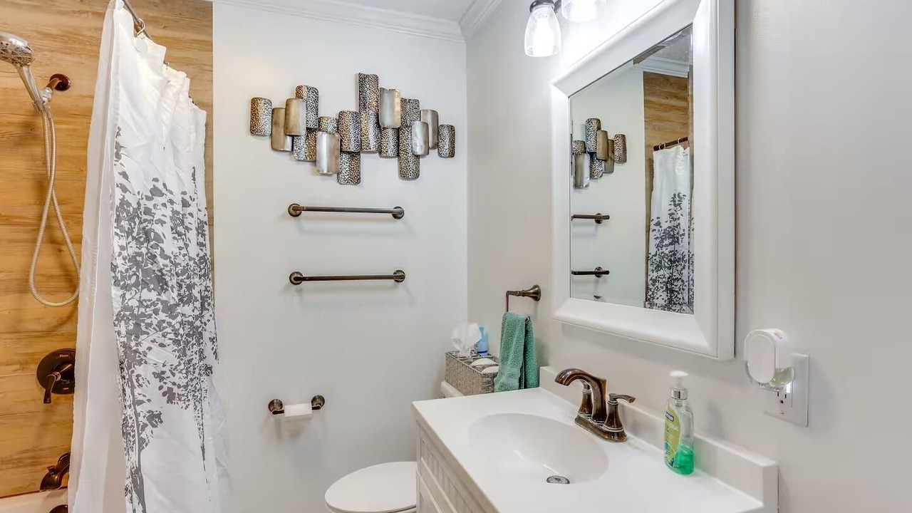 Photo of Bathroom in Valley Green