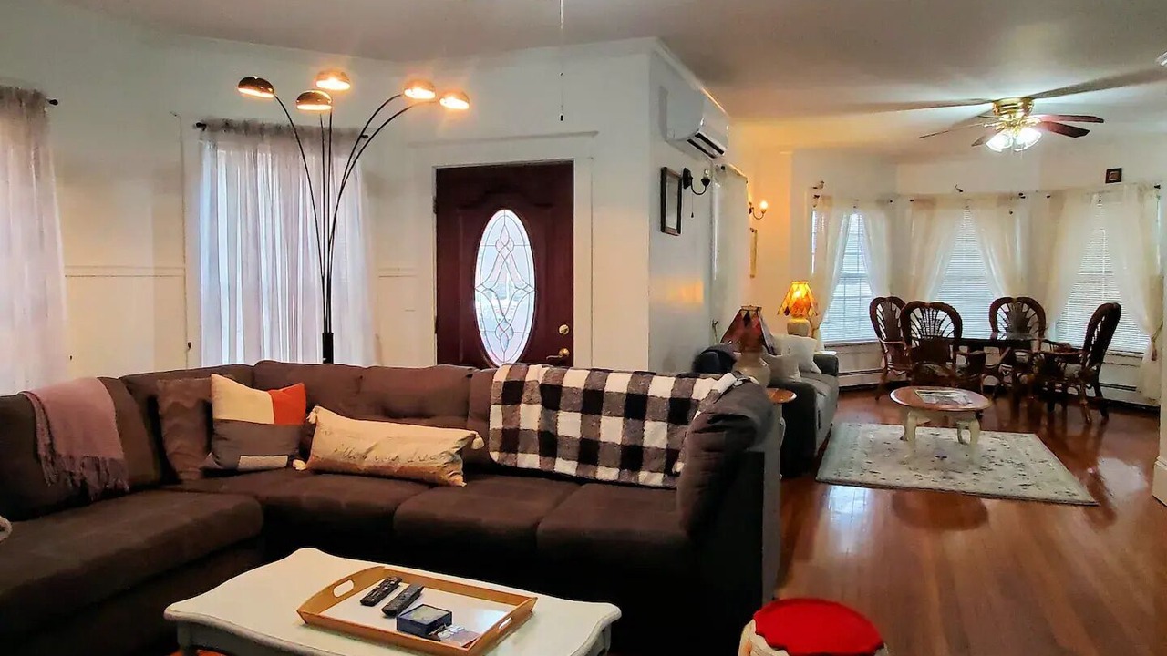 Photo of Livingroom in Saugerties