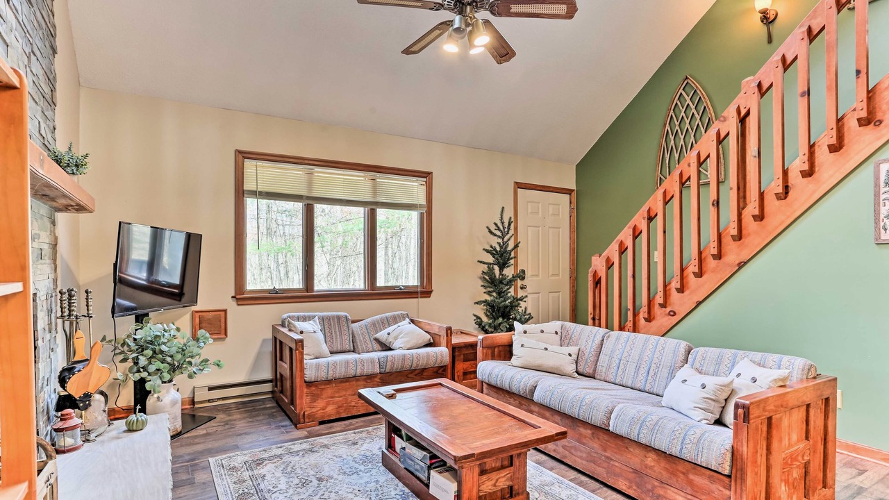 Photo of Livingroom in Lackawaxen