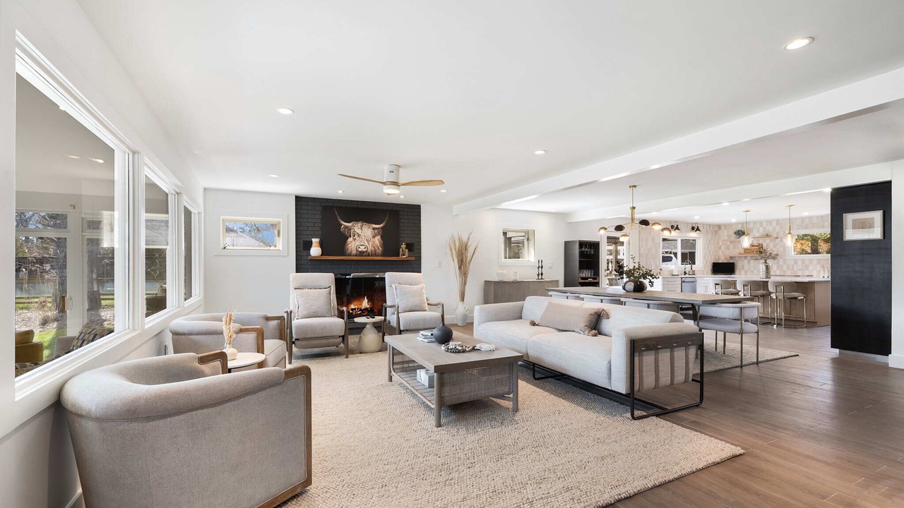 Photo of Livingroom in Cape Saint Claire