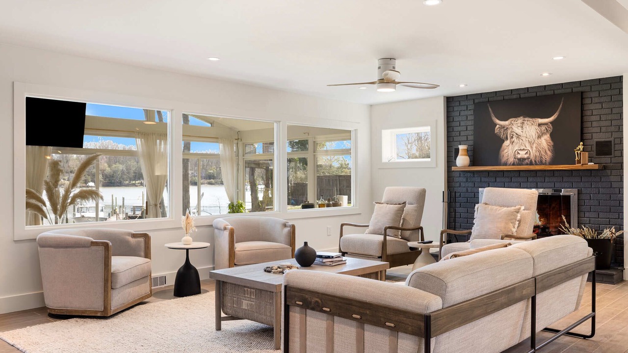 Photo of Livingroom in Cape Saint Claire