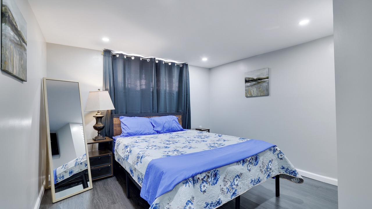 Photo of Bedroom in Weequahic