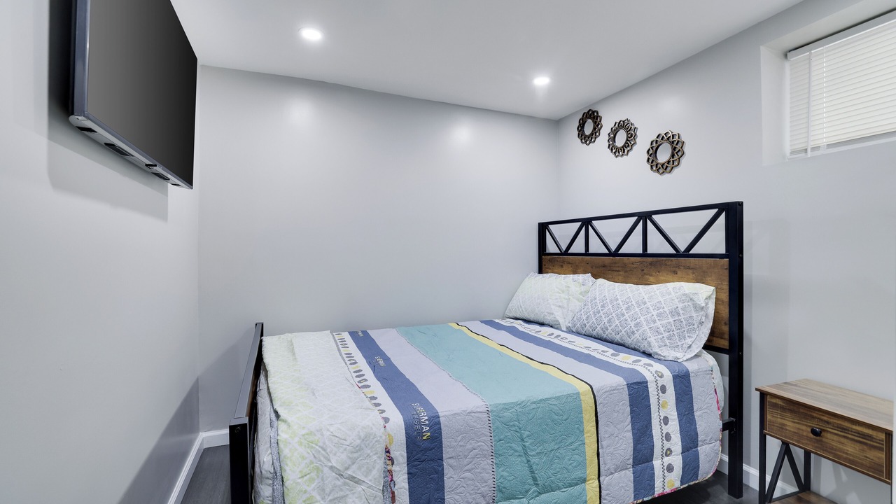 Photo of Bedroom in Weequahic