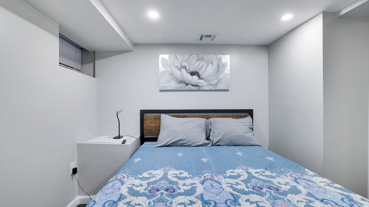 Photo of Bedroom in Weequahic