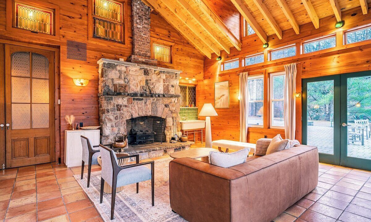 Photo of Livingroom in Layton