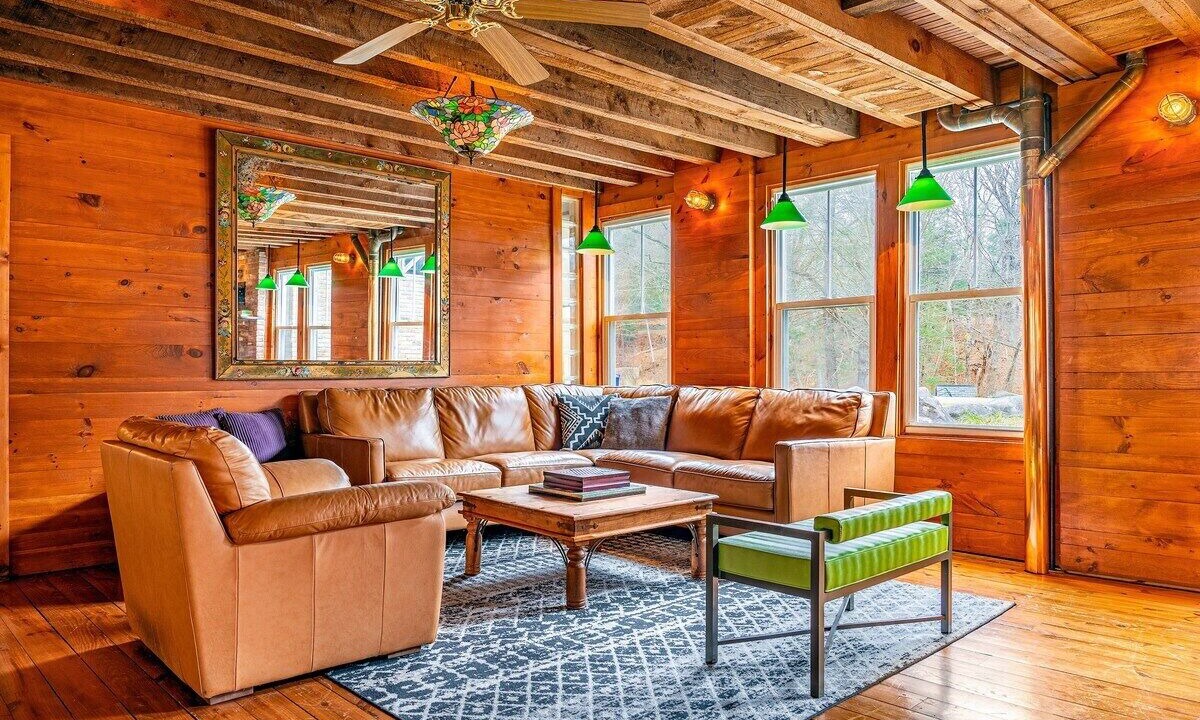 Photo of Livingroom in Layton