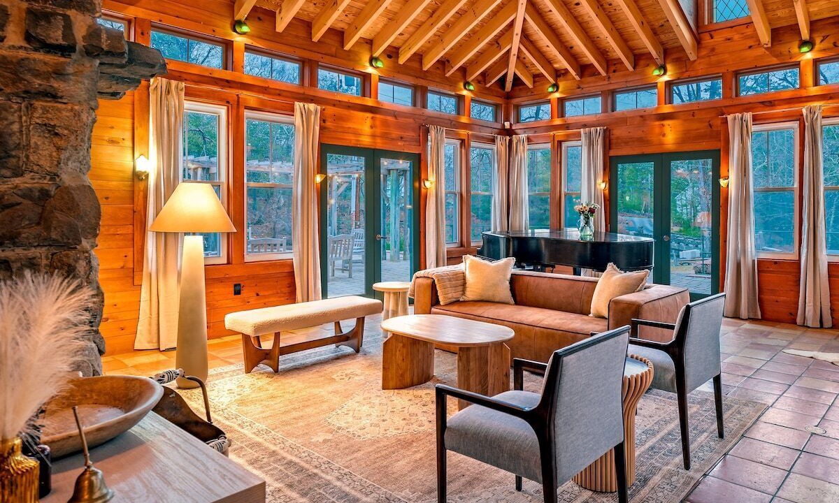 Photo of Livingroom in Layton