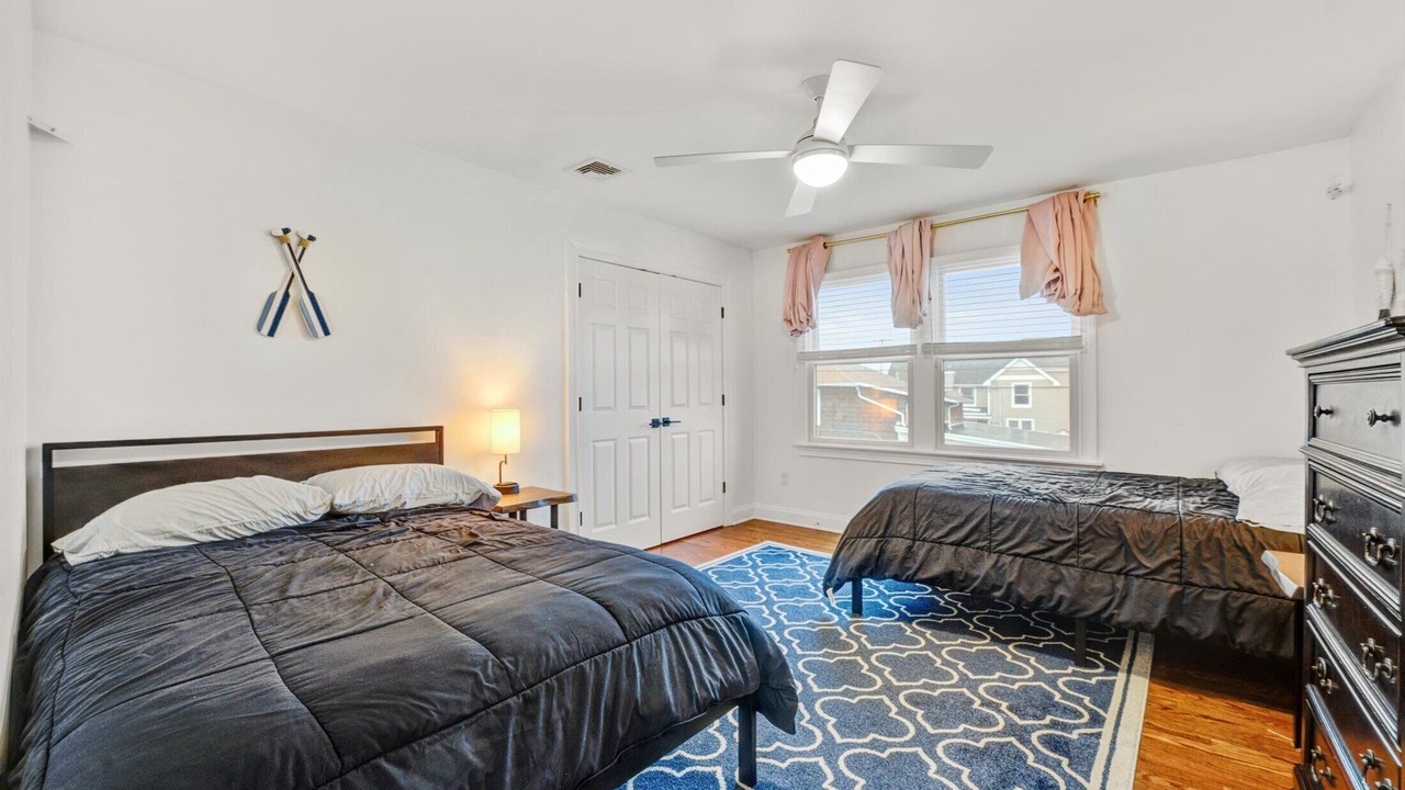 Photo of Bedroom in Wall