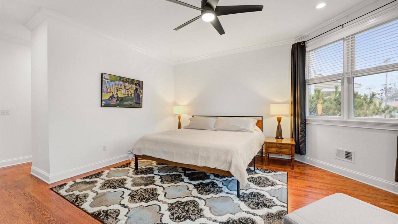 Photo of Bedroom in Wall