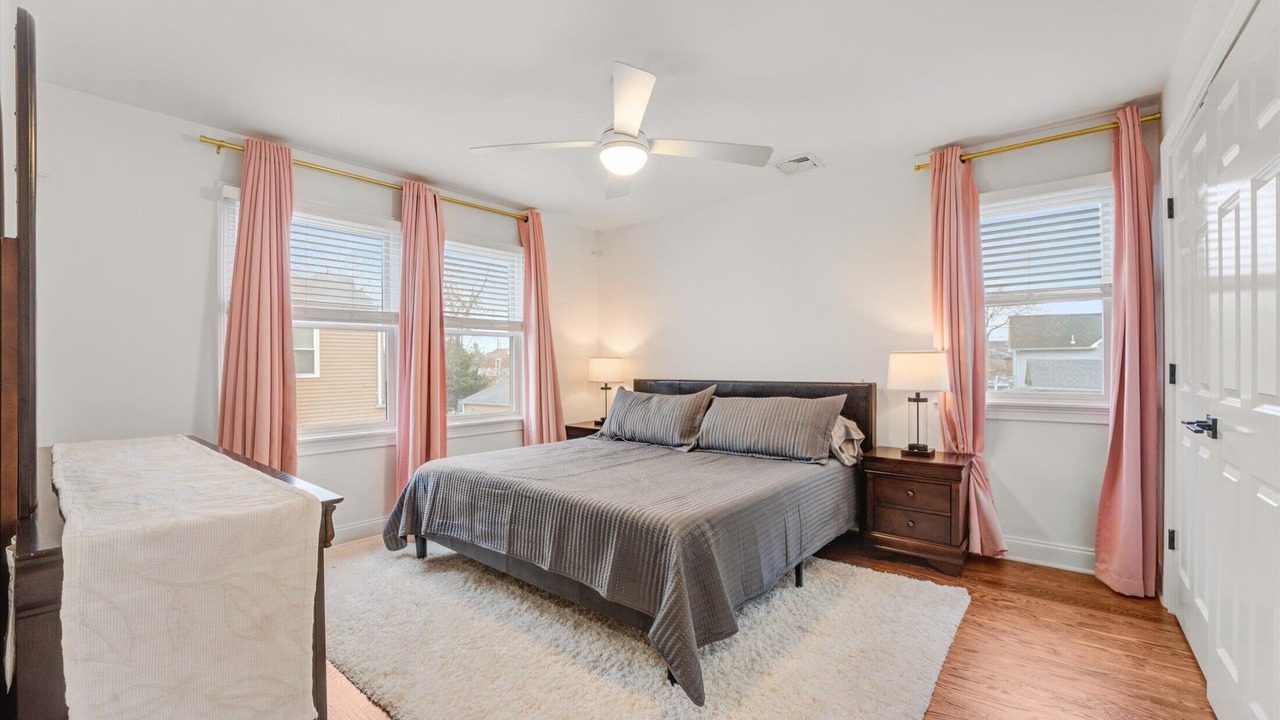 Photo of Bedroom in Wall