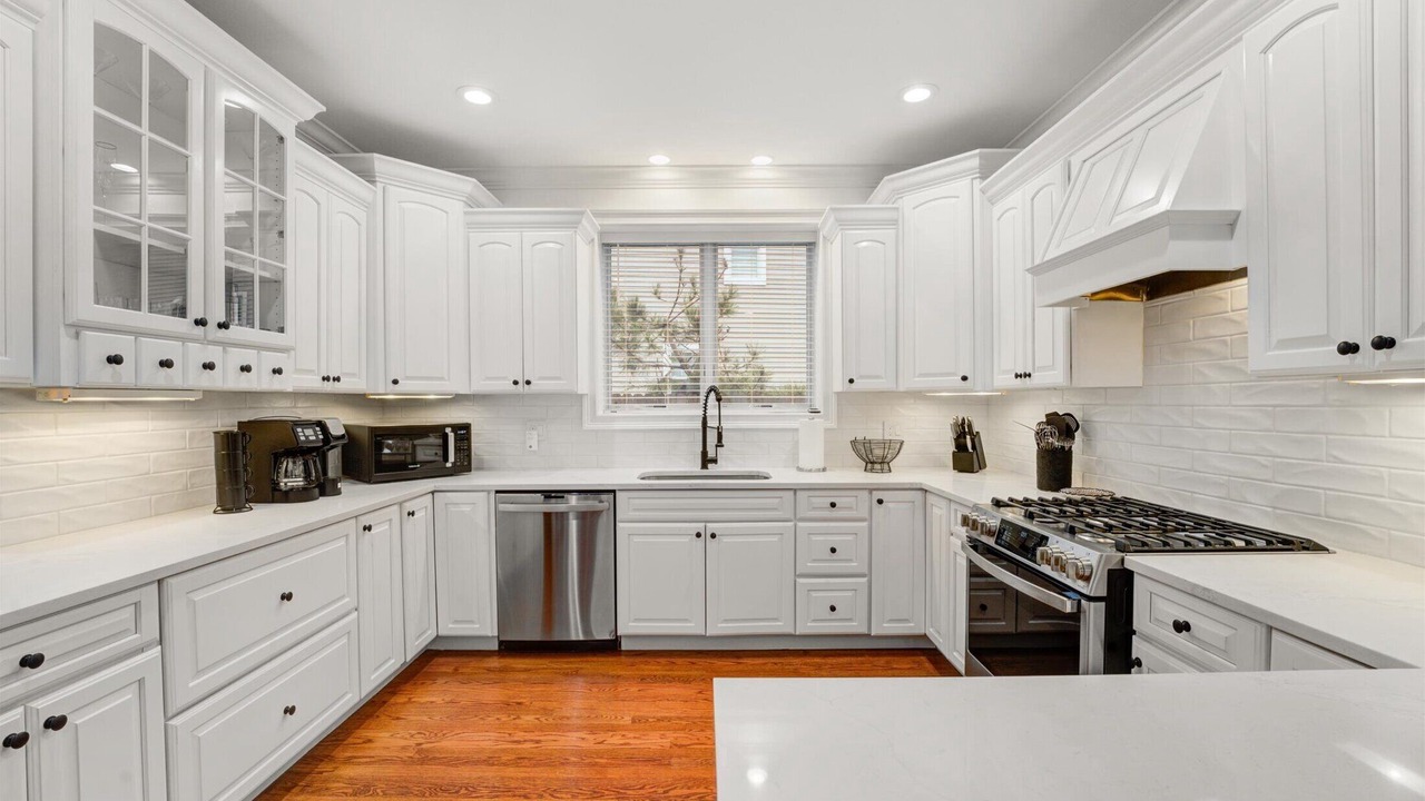 Photo of Kitchen in Wall