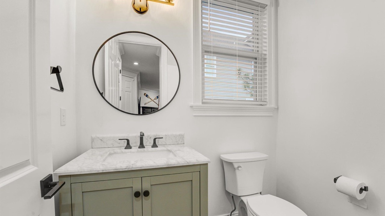 Photo of Bathroom in Wall