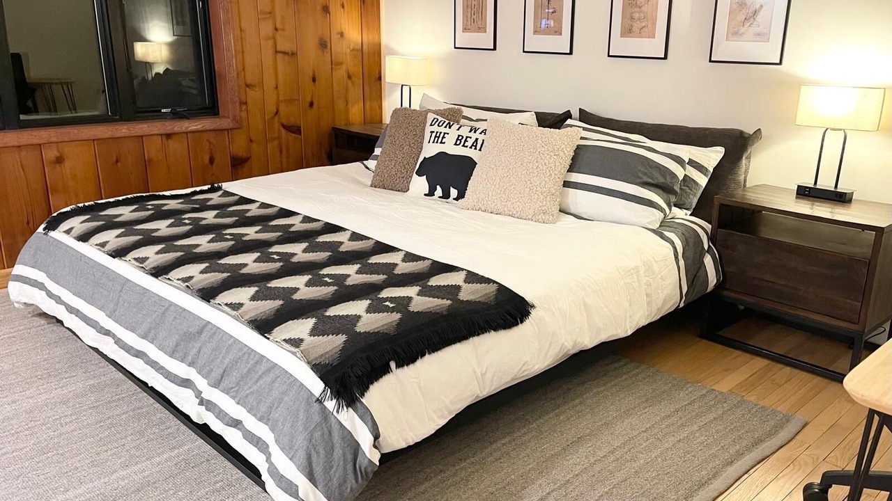 Photo of Bedroom in Mcafee