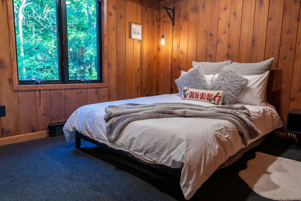 Photo of Bedroom in Mcafee