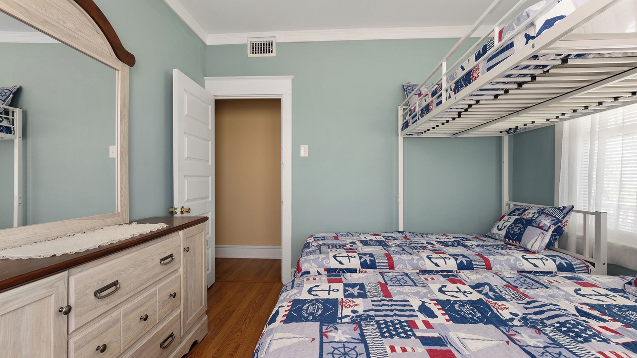 Photo of Bedroom in Wildwood Crest