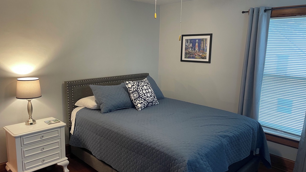 Photo of Bedroom in Oak Harbor