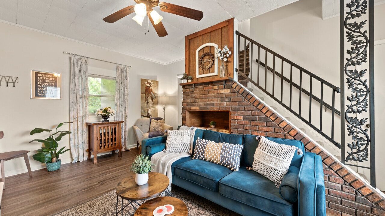 Photo of Livingroom in Kamm's Corners