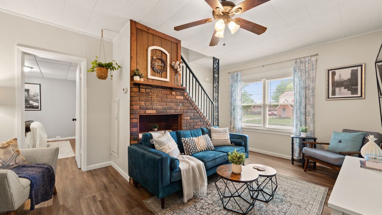 Photo of Livingroom in Kamm's Corners