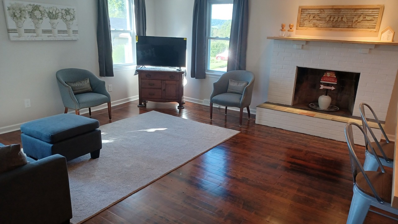 Photo of Livingroom in Farmington
