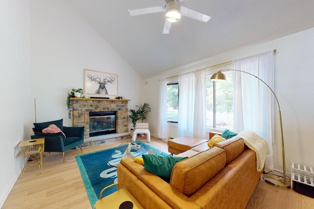 Photo of Livingroom in East Stroudsburg
