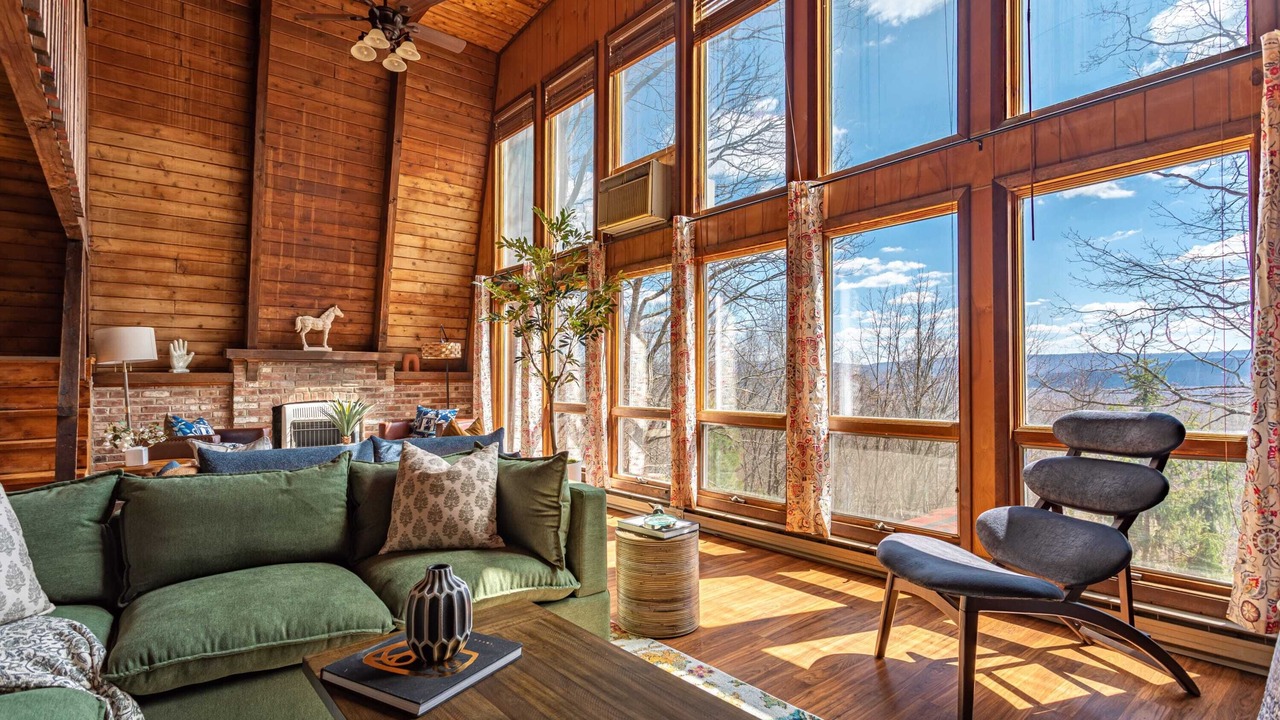 Photo of Livingroom in East Stroudsburg