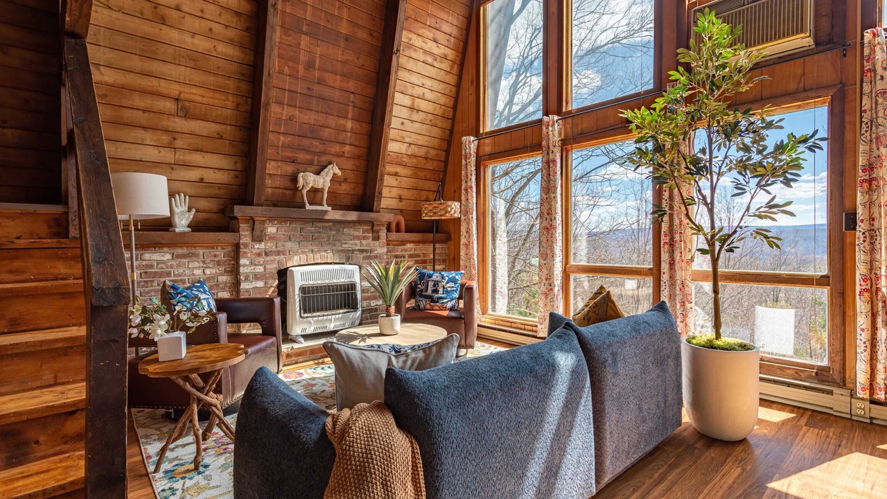 Photo of Livingroom in East Stroudsburg