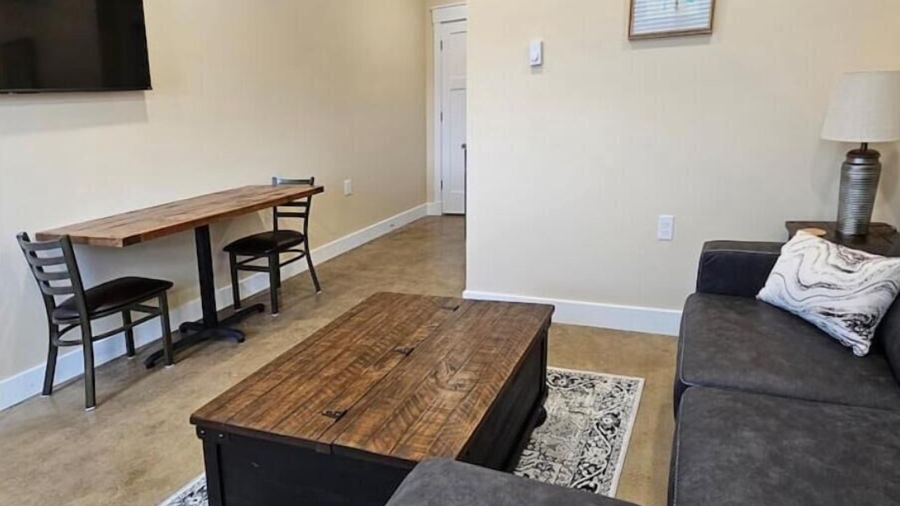 Photo of Livingroom in Grove City