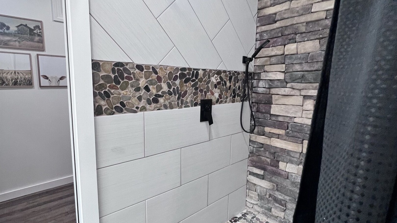 Photo of Bathroom in La Follette